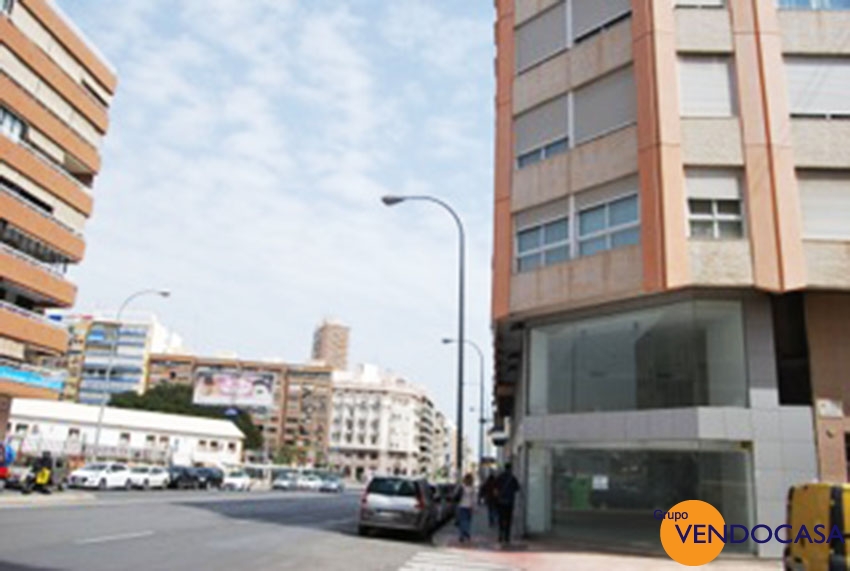 Corner apartment in the center of Alicante city